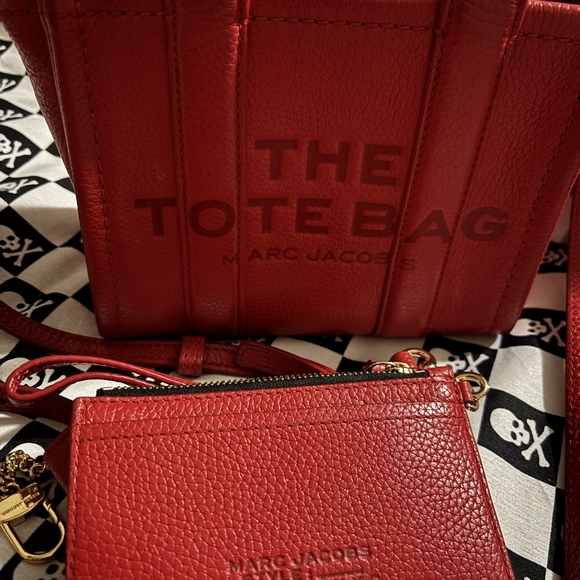 Marc Jacobs Mini Tote Tru Red - Picture 1 of 16